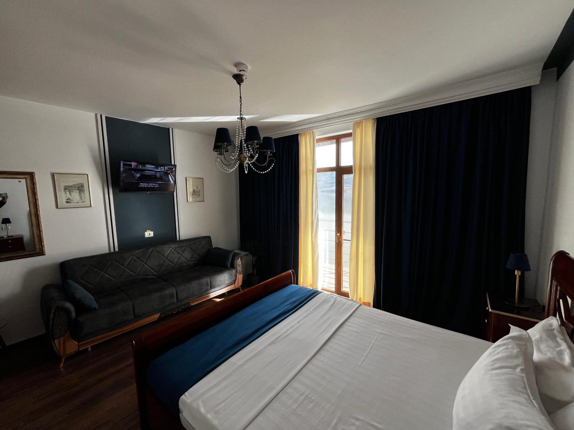 Riviera 990 - Resort & Restaurant Eselnita Ngoại thất bức ảnh