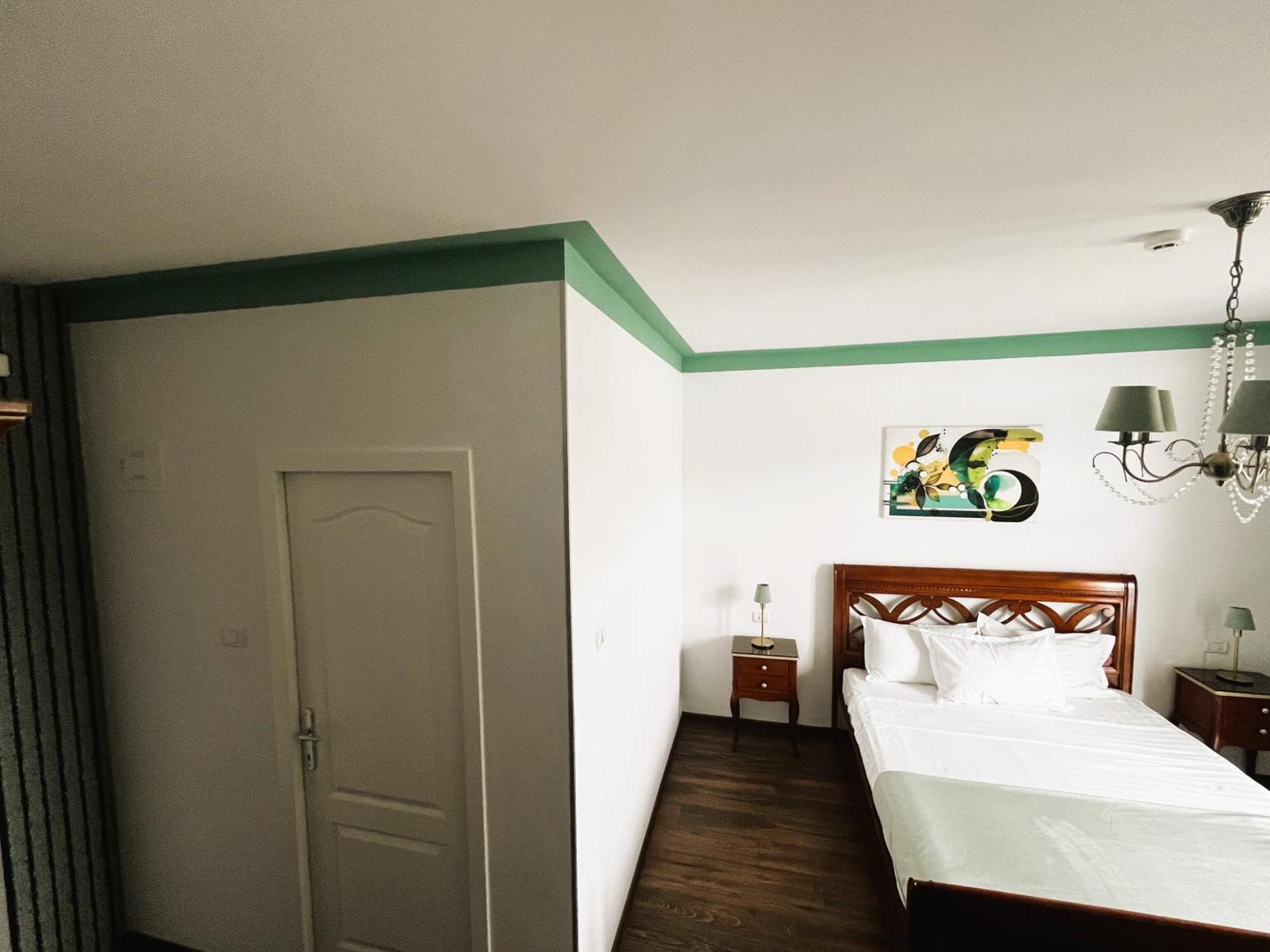 Riviera 990 - Resort & Restaurant Eselnita Ngoại thất bức ảnh