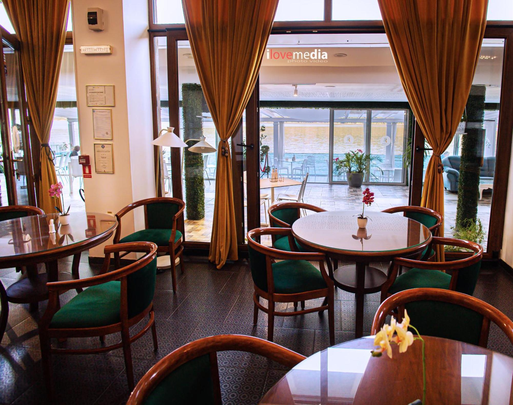 Riviera 990 - Resort & Restaurant Eselnita Ngoại thất bức ảnh